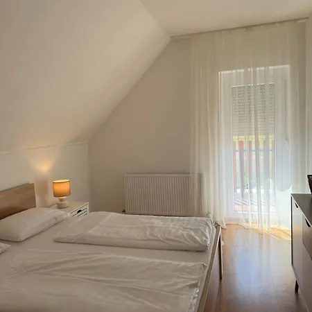 Feher Orchidea * エゲルサローク