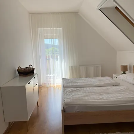 Feher Orchidea アパート *