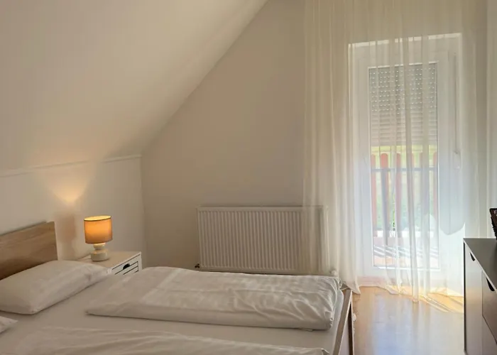 Feher Orchidea * אגרסאלוק